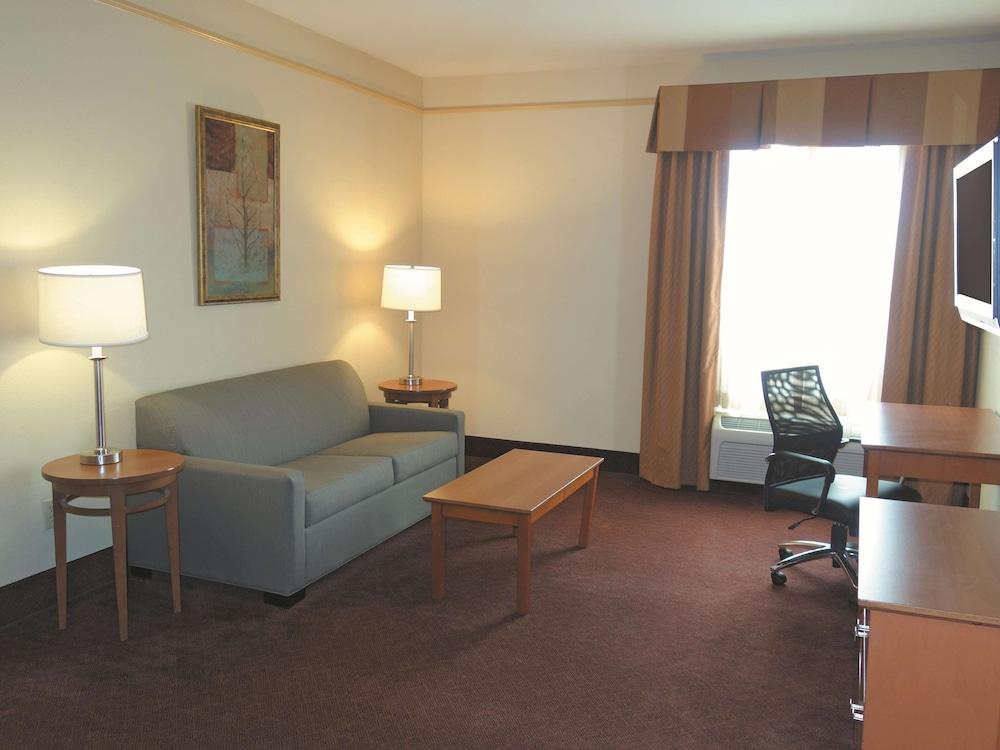 La Quinta By Wyndham Hobbs Hotel Exterior photo
